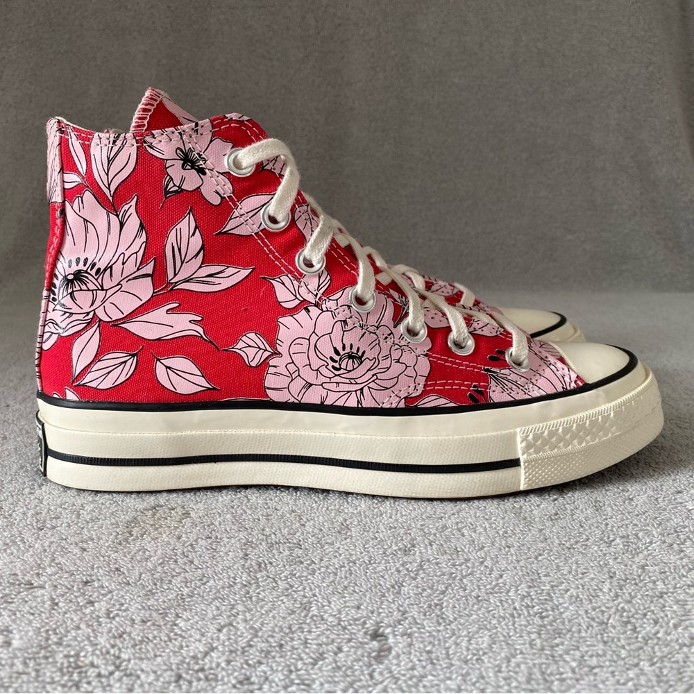 Converse Shoes Womens 7 Chuck Taylor All Star High Top Sneakers Red Pink Floral